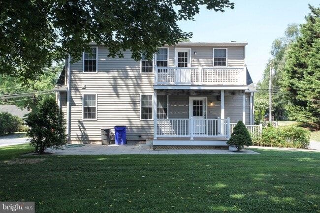 Building Photo - 3263 St Johns Ln