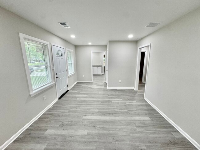 Building Photo - 4062 Alpine Ave