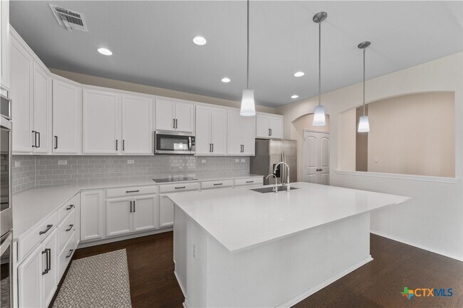 Building Photo - 942 Blue Violet