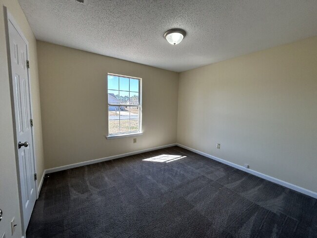 Building Photo - House for Rent