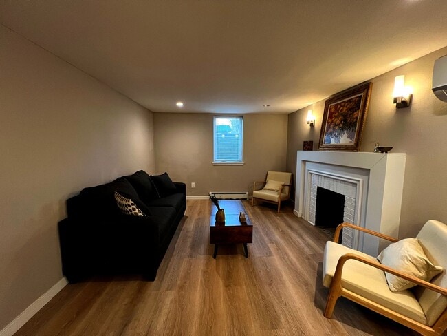 Building Photo - 980 Fenton St