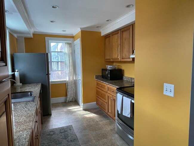 Building Photo - 70 Porpoise Way