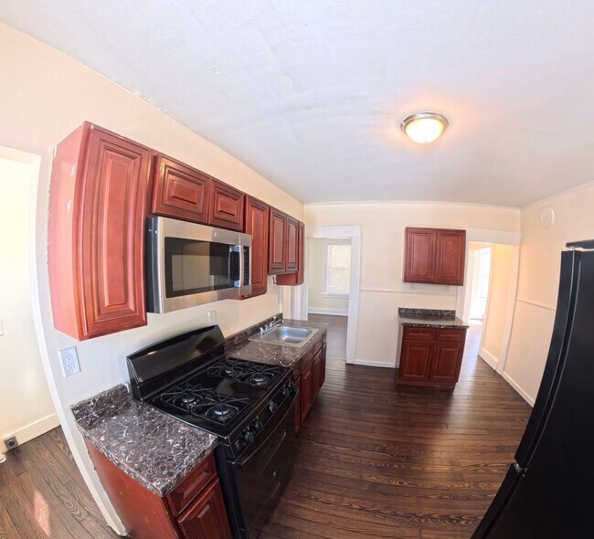 Building Photo - 5 Fox St