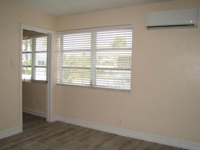 Building Photo - Act Fast! Move-In Specials Ending Soon – 1...