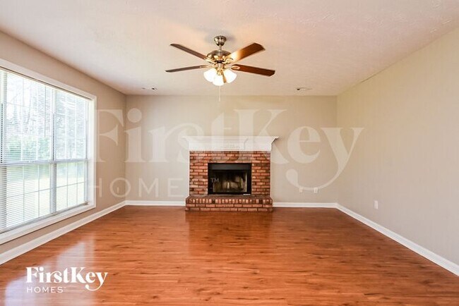 Building Photo - 3512 Tiffany Dr SE