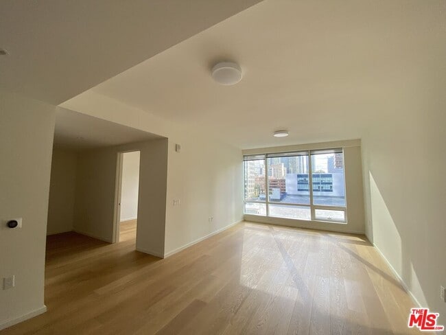 Building Photo - 877 Francisco St
