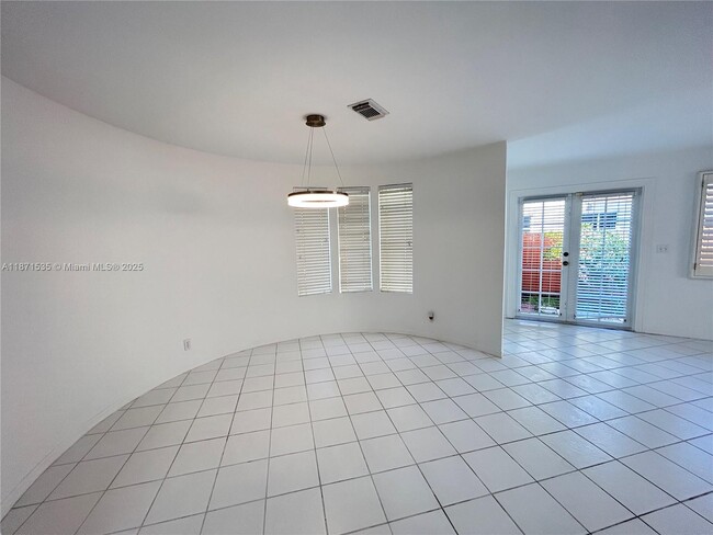 Building Photo - 524 NW 47th Ln