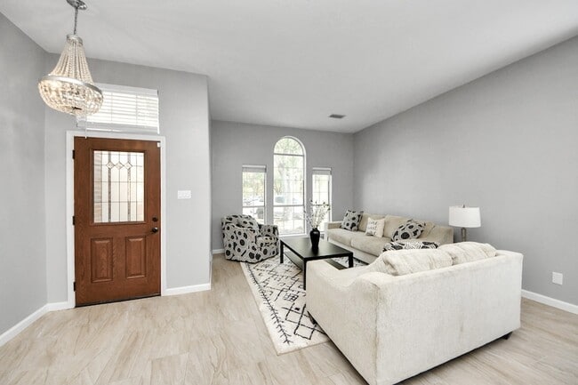 Building Photo - 20922 Whitevine Way