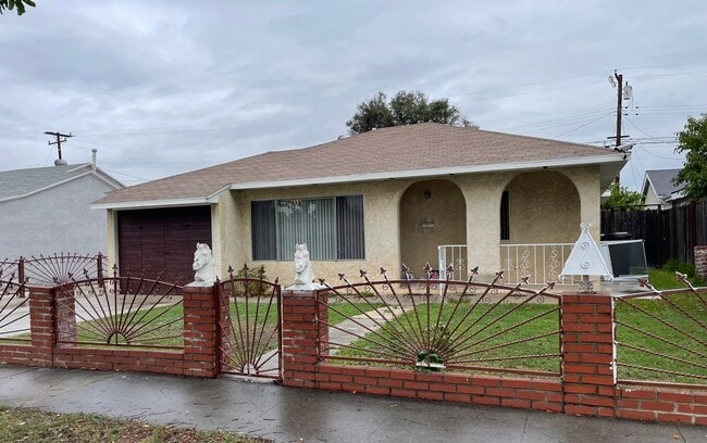 Building Photo - 11849 Allard St