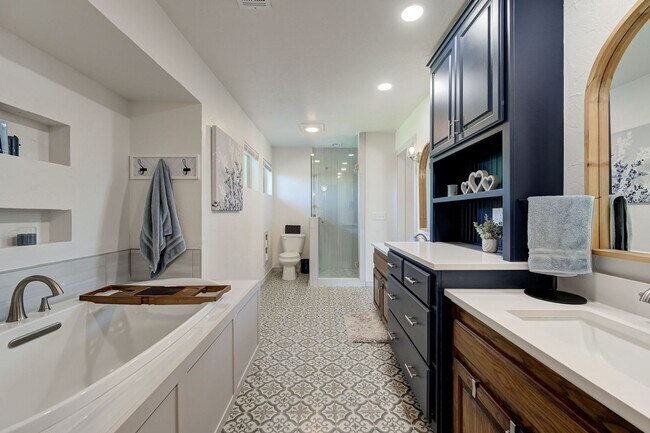 Building Photo - 7808 Forest Ln