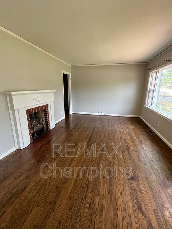Building Photo - 3627 Gurley Dr