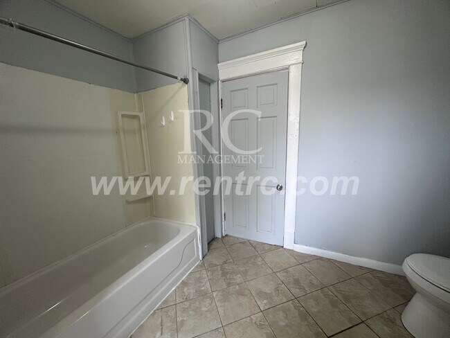 Building Photo - 1135 Jackson-