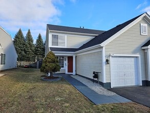 Building Photo - 10 Ronan Ct