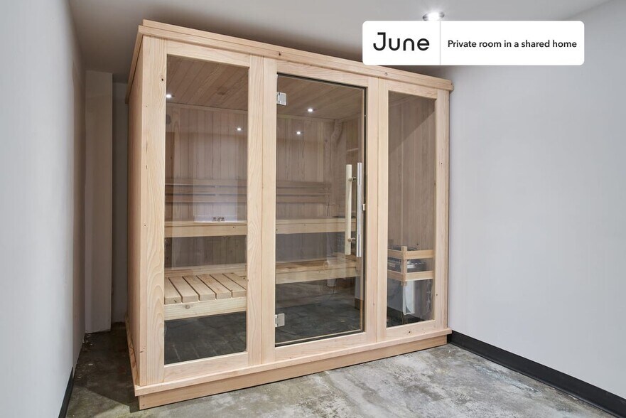 Building Photo - Prime Private ROOM in Bed-Stuy