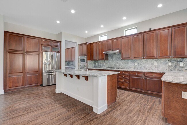 Building Photo - Anthem country Club Golf Community Beauty