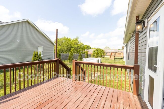 Building Photo - 4436 Oakwood Dr