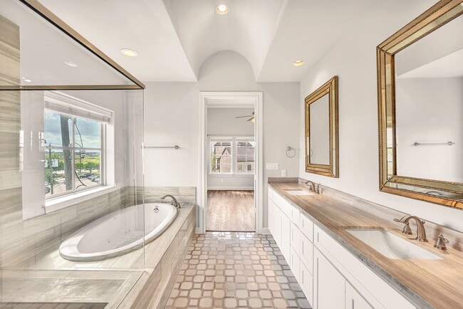 Building Photo - 9644 Knight Rd