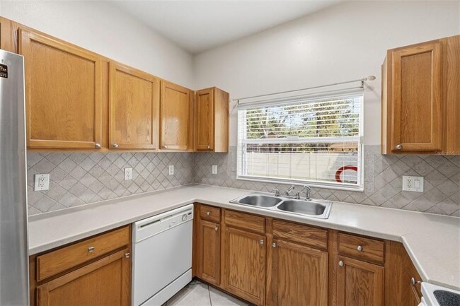 Building Photo - 4423 Amberly Oaks Ct