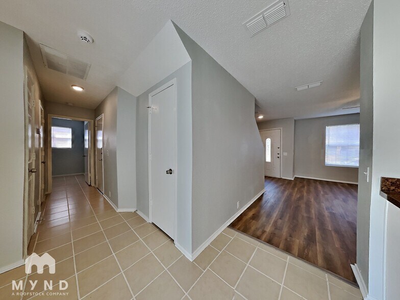 Building Photo - 3117 Stonewall Ln