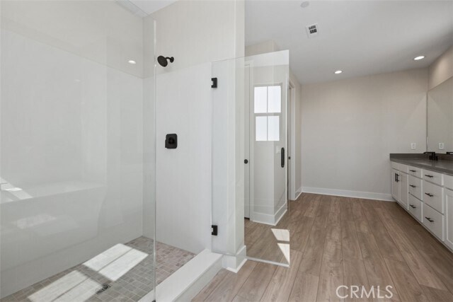 Building Photo - 9355 Astor