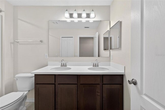 Building Photo - 3842 Hampstead Ln