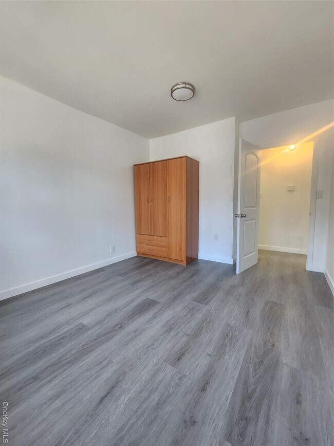 Building Photo - 61-21 159th St