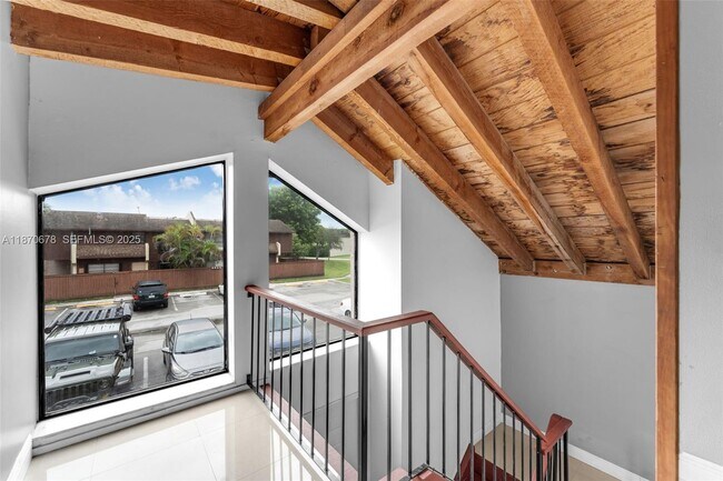 Building Photo - 6614 SW 114th Pl