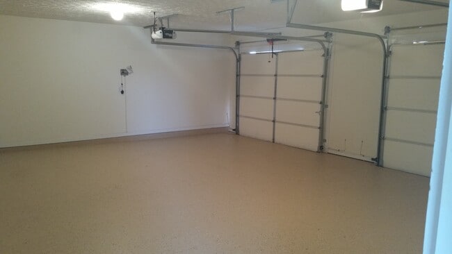 Building Photo - Coming Soon (2/24/26) Amazing 5 Bedroom Home for Lease