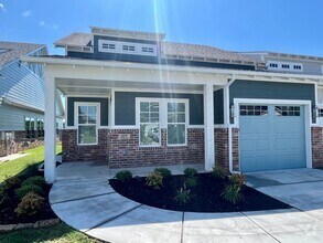 Building Photo - Large 1 Bed, 1 Bath in Beautifully Well-Ma...