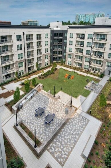 Building Photo - 2180 Shadowood Pkwy