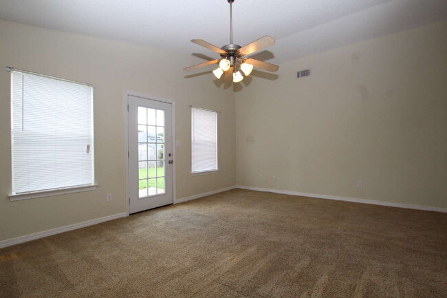 Building Photo - Pet Friendly 4BR Near NAS, Beaches & More!...