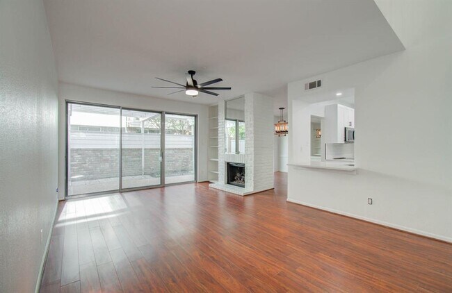 Building Photo - 5867 Sugar Hill Dr