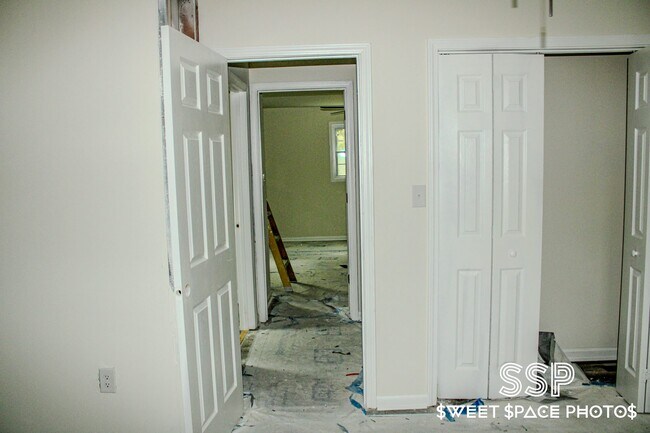 Building Photo - 503 N Orange St