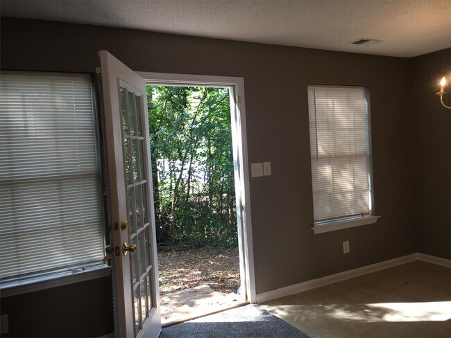 Building Photo - 1875 Carrington Dr