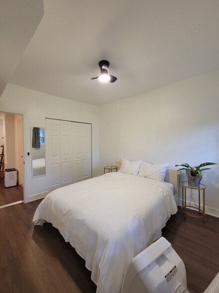 Building Photo - 4335 S Saint Lawrence Ave