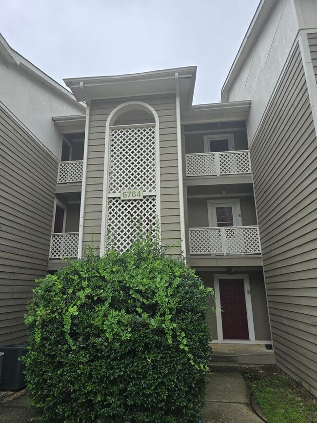 Building Photo - 6764 Willowbrook Dr