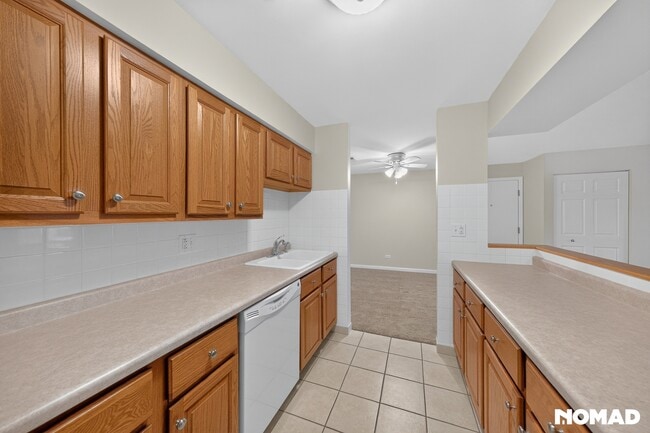 Building Photo - 1420 Stonebridge Cir
