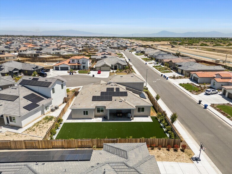 Building Photo - 815 Gilsum Ct