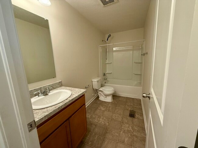 Building Photo - Spacious 4BR 2B w/ Large Backyard • Full Appliance Kitchen • 2-Car Garage in Pataskala