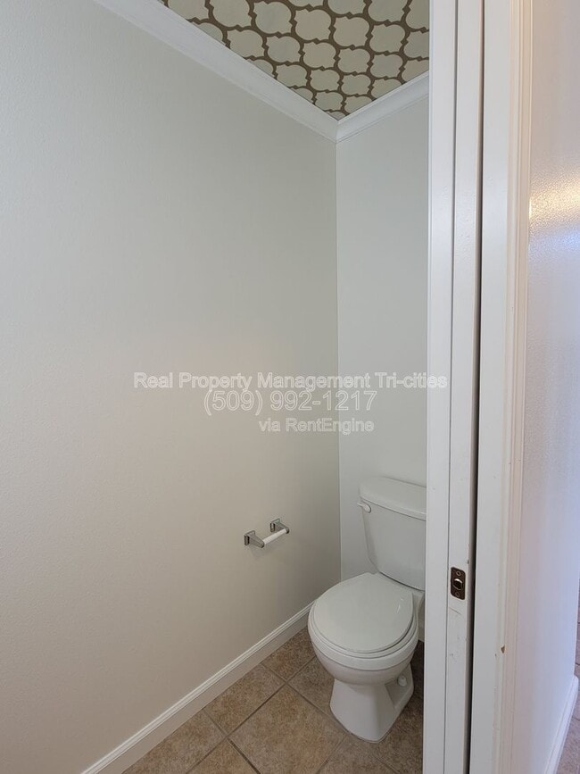 Building Photo - 4003 Segovia Dr