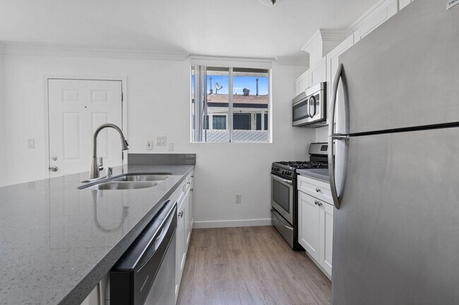 Building Photo - 6042 Barton Ave