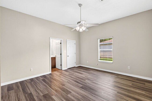 Building Photo - 15119 Deer Creek Dr