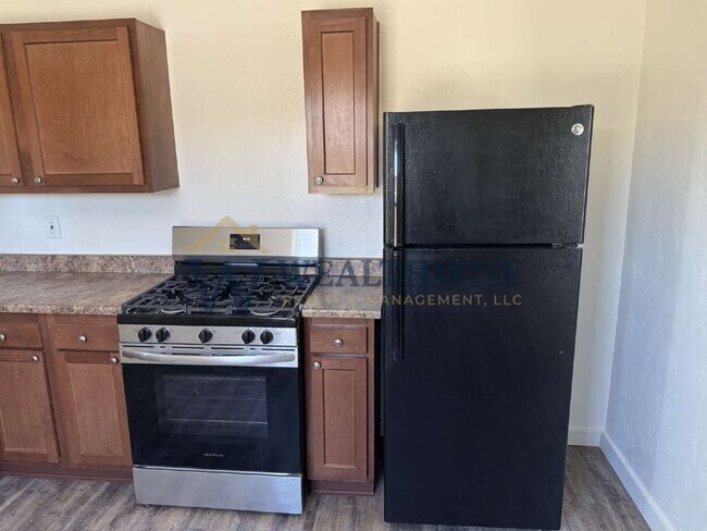 Building Photo - Freshly Remodeled 2 Bedroom 1 Bath Home for Rent 19 W Michigan Dr Unit A,Tucson, AZ 85714 $950 / ...