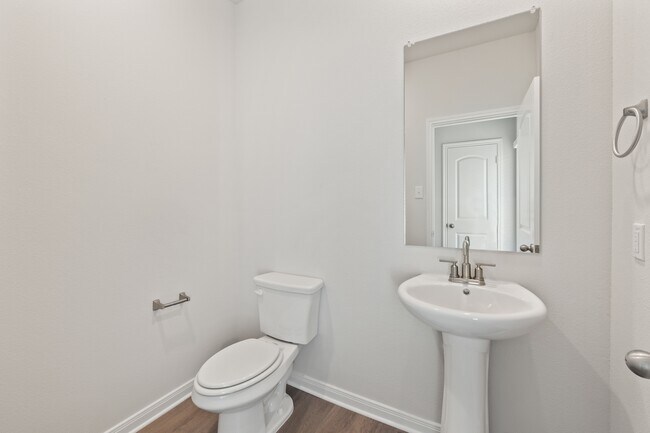 Building Photo - 1020 Camelia Grv Ct