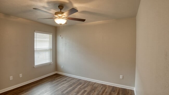 Building Photo - Where Style Meets Comfort: Elevate Your Living Experience