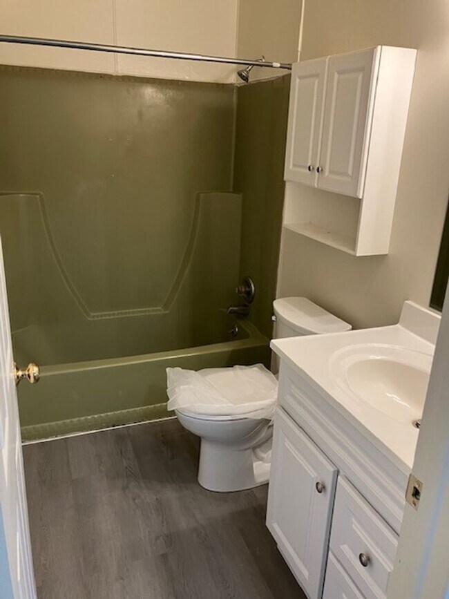 Building Photo - RANCH STYLE 3 BEDROOM DUPLEX FOR LEASE