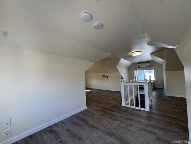 Building Photo - 267 Plainfield Ave