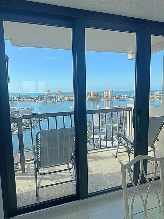 Building Photo - 400 Island Way