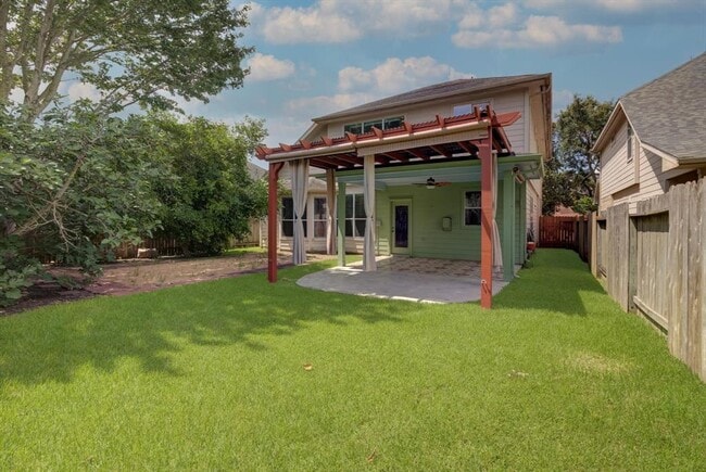 Building Photo - 21322 Willow Glade Dr