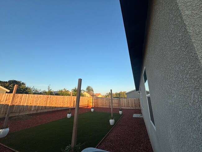 Building Photo - 1872 W Graham St